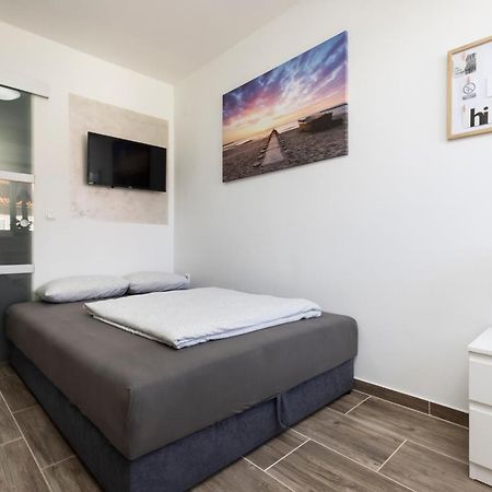 Studio Apartment Pinetree - Мали-Лошинь Экстерьер фото